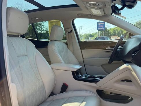 Used 2022 Buick Envision Avenir w/ Technology Package II AWD/4WD image 14