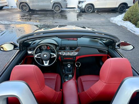 Used 2009 BMW Z4 sDrive30i image 19