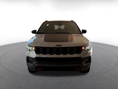 Used 2025 Jeep Compass Trailhawk AWD/4WD image 4