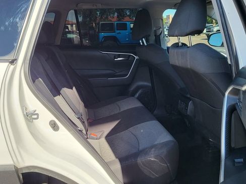 Used 2021 Toyota RAV4 XLE w/ Convenience Package FWD image 23