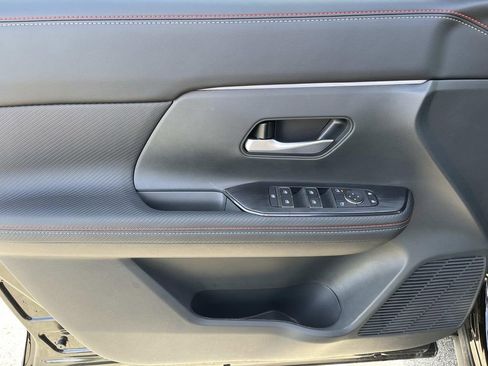New 2026 Nissan Kicks SR w/ SR Premium Package FWD image 20