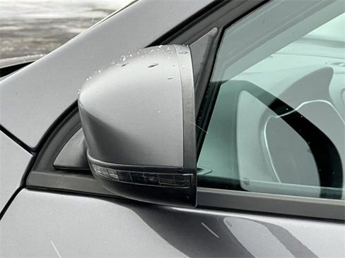 Used 2019 Jeep Cherokee Trailhawk w/ Cold Weather Group image 36