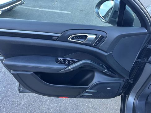 Used 2016 Porsche Cayenne S w/ Premium Package image 35