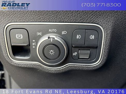 Used 2022 Mercedes-Benz GLB 250 4MATIC image 23