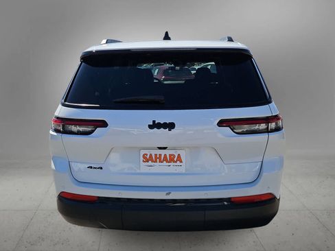 Certified 2023 Jeep Grand Cherokee L Altitude image 8