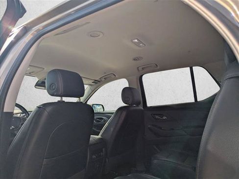 Used 2018 Chevrolet Traverse LT FWD image 13
