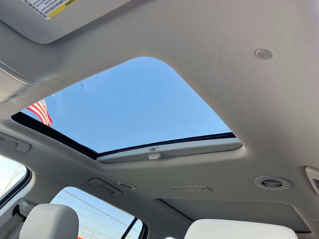 Certified 2020 GMC Acadia Denali w/ Technology Package FWD image 38