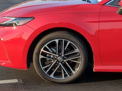 Used 2025 Toyota Camry XLE image 11