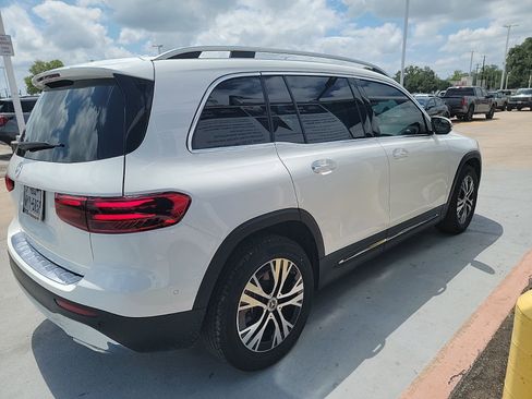 Used 2025 Mercedes-Benz GLB 250 image 3