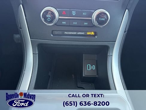 Used 2024 Ford Edge SEL w/ Convenience Package image 16