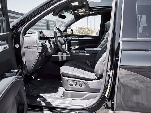 Used 2026 Cadillac Escalade V AWD/4WD image 37