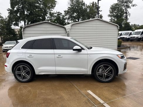 Used 2021 Audi Q5 e Prestige w/ Prestige Package AWD/4WD image 3