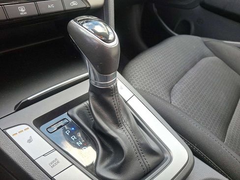 Used 2017 Hyundai Elantra Value Edition w/ Cargo Package image 12