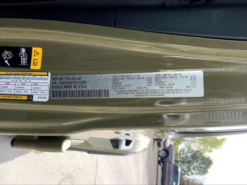 Certified 2025 Jeep Gladiator Sport image 33