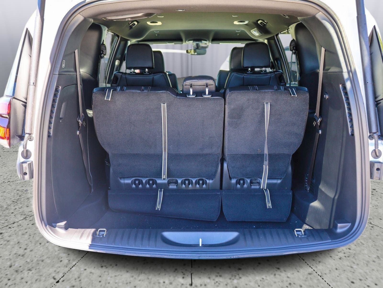 New 2027 Chrysler Pacifica Select FWD image 9