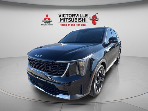 Used 2025 Kia Sorento EX w/ Panoramic Sunroof Package FWD image 5