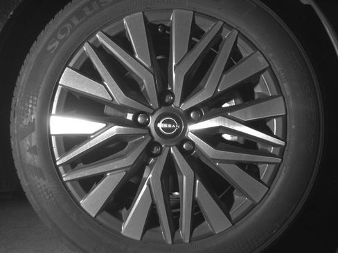 Used 2025 Nissan Altima 2.5 SV image 13