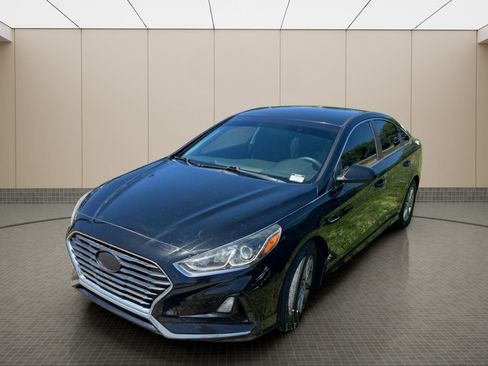 Used 2018 Hyundai Sonata SE FWD image 2