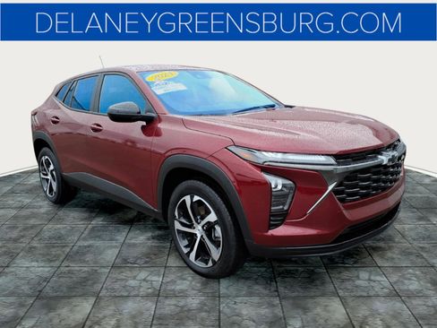 Certified 2024 Chevrolet Trax RS w/ Driver Confidence Package image 1