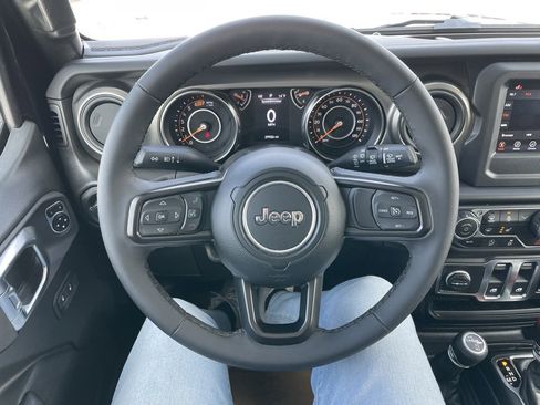 Used 2023 Jeep Wrangler Sport S image 21