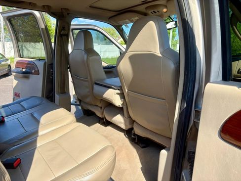 Used 2007 Ford F350 Lariat AWD/4WD image 25