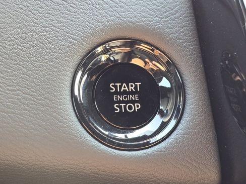 New 2025 Nissan Armada SL w/ Captain's Chari Seat Package image 18