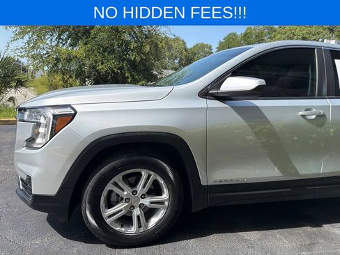 Used 2022 GMC Terrain SLE w/ LPO, Floor Liner Package FWD image 5