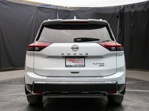 Used 2024 Nissan Rogue Platinum w/ Platinum Premium Package image 11