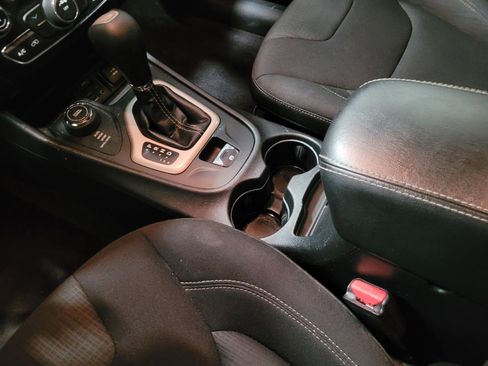 Used 2016 Jeep Cherokee Latitude image 26