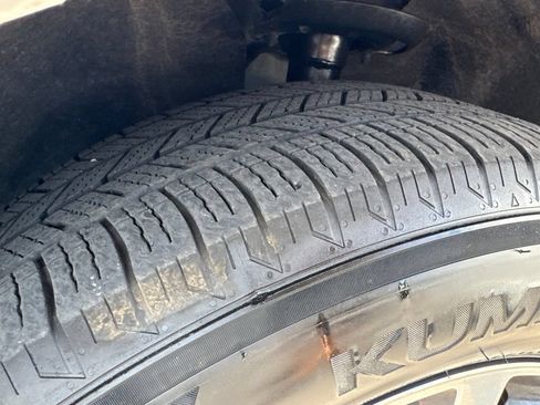 Used 2024 Chrysler Pacifica Limited FWD image 45
