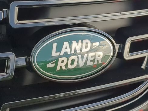 New 2026 Land Rover Range Rover Velar Dynamic SE image 11