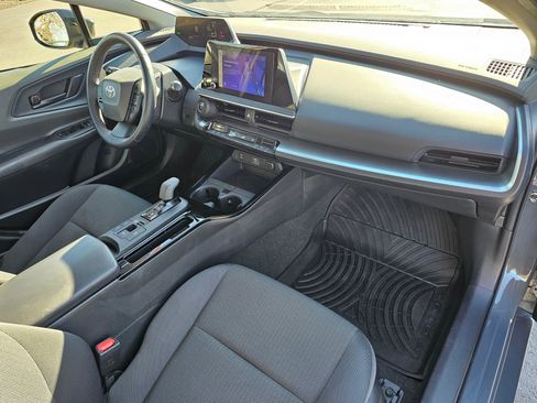 Used 2023 Toyota Prius LE image 11