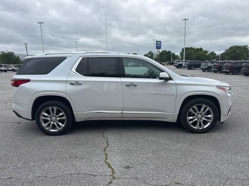 Used 2018 Chevrolet Traverse High Country AWD/4WD image 3