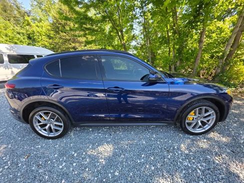 Used 2018 Alfa Romeo Stelvio Ti Sport AWD/4WD image 4