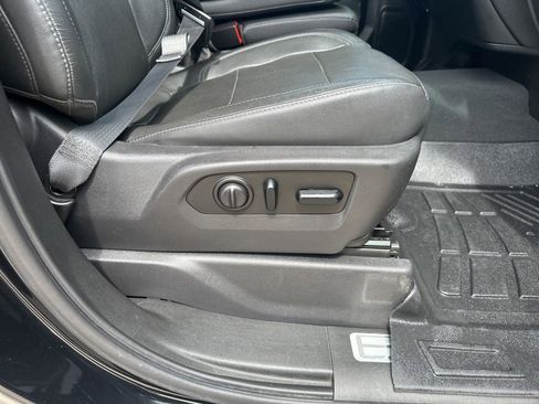 Used 2019 Chevrolet Silverado 1500 LTZ AWD/4WD image 24