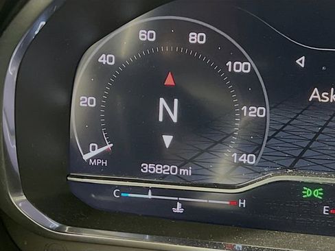 Used 2024 GMC Yukon XL AT4 w/ AT4 Premium Plus Package image 10