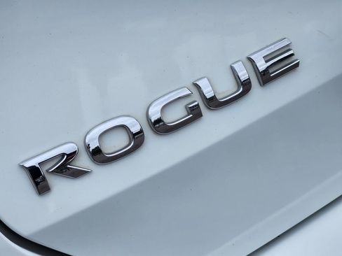 Used 2015 Nissan Rogue S AWD/4WD image 8
