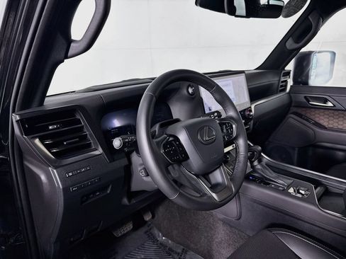 Used 2024 Lexus GX 550 w/ Accessory Package (2T) AWD/4WD image 9