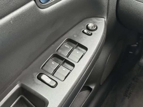 Used 2011 Chevrolet Impala LT FWD image 18