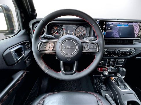 Certified 2024 Jeep Wrangler Unlimited Rubicon w/ Convenience Group image 11