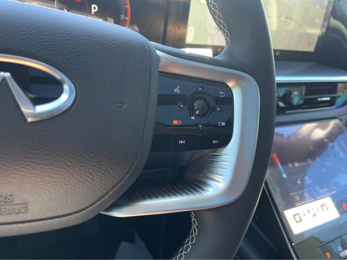 New 2025 INFINITI QX80 Luxe image 20