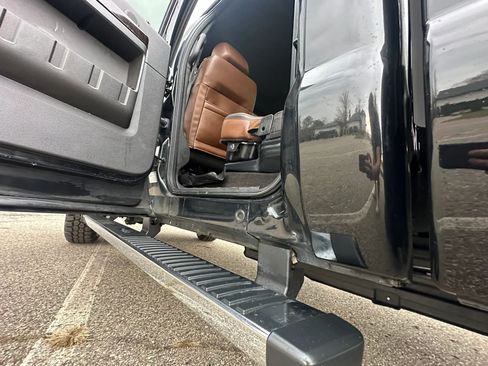 Used 2015 Ford F250 Platinum image 16