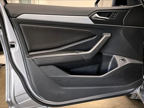 Used 2025 Volkswagen Jetta Sport image 24