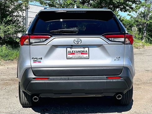Used 2025 Toyota RAV4 LE AWD/4WD image 4