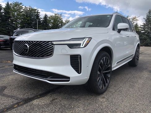 Used 2026 Volvo XC90 B5 Ultra w/ Protection Package Premier image 3