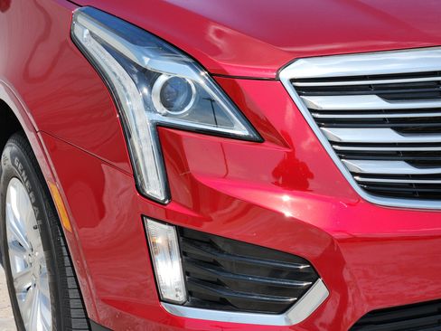 Used 2019 Cadillac XT5 FWD image 9