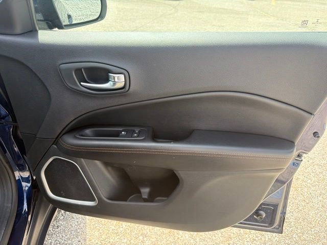 Used 2019 Jeep Compass Limited AWD/4WD image 20