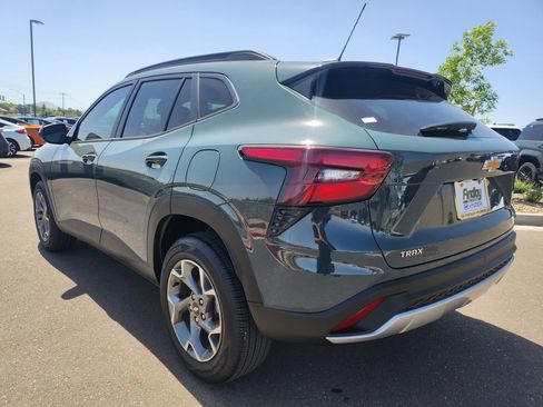 Used 2025 Chevrolet Trax LT w/ Driver Confidence Package FWD image 7