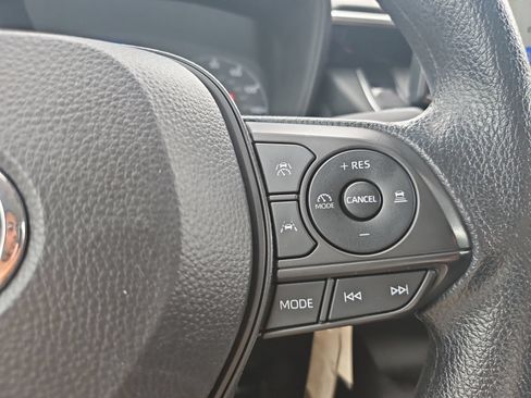 Used 2024 Toyota Corolla LE FWD image 29