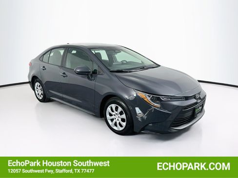 Used 2025 Toyota Corolla LE FWD image 1